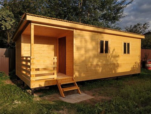 Как правильно выбрать и построить бытовку на дачном участке: полное руководство