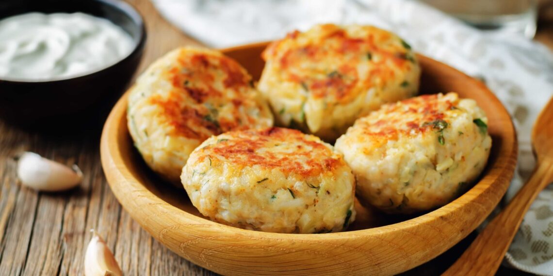 Простой сырный суп с грибами — Лайфхакер