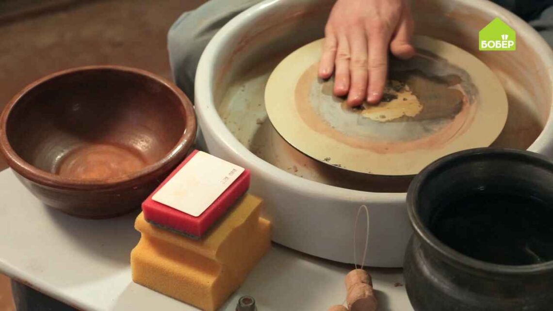 Рабочее место гончара: создаём глиняные изделия быстро и аккуратно.