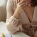 Почему слоятся ногти и какие витамины пить